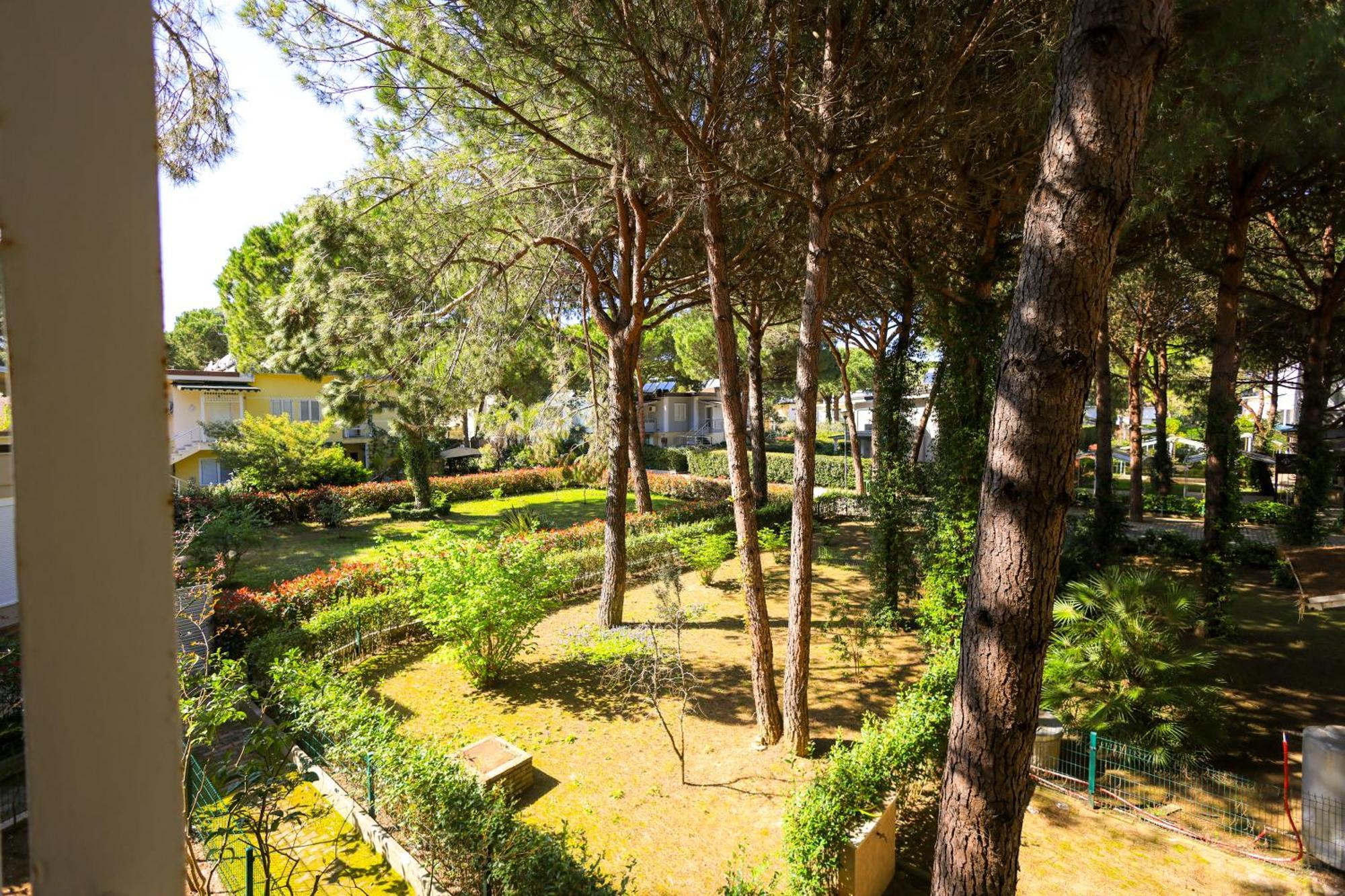 Grandstay Villa Perla Resort Драч Екстериор снимка