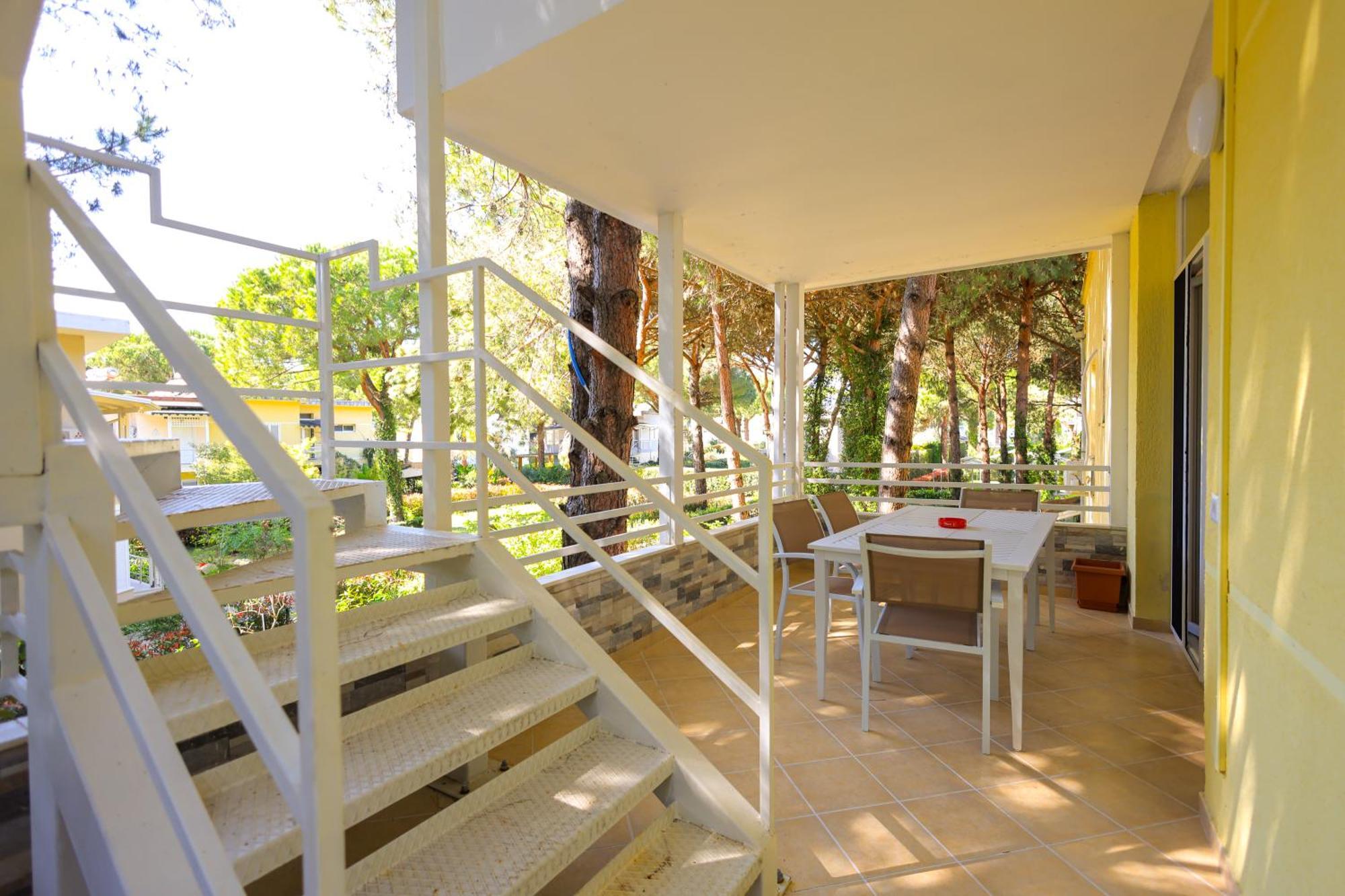 Grandstay Villa Perla Resort Драч Екстериор снимка