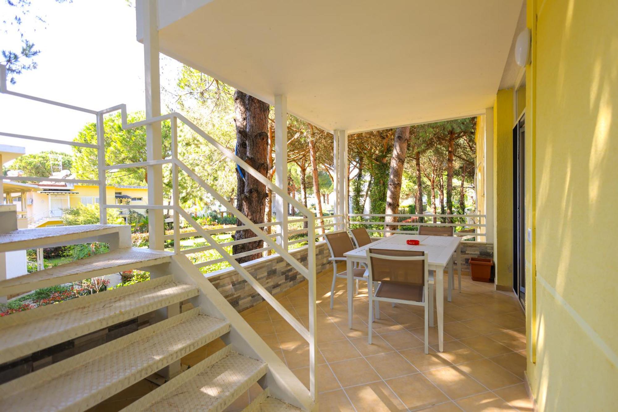Grandstay Villa Perla Resort Драч Екстериор снимка