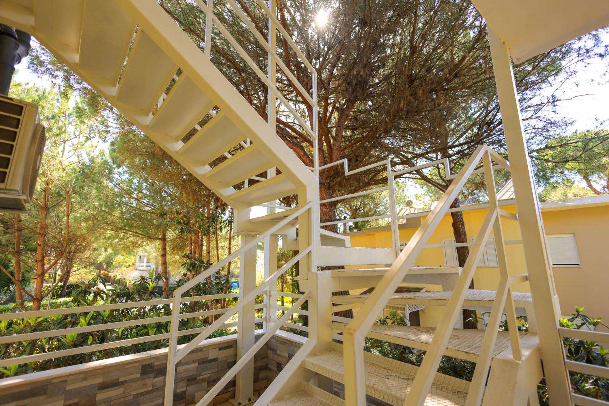 Grandstay Villa Perla Resort Драч Екстериор снимка