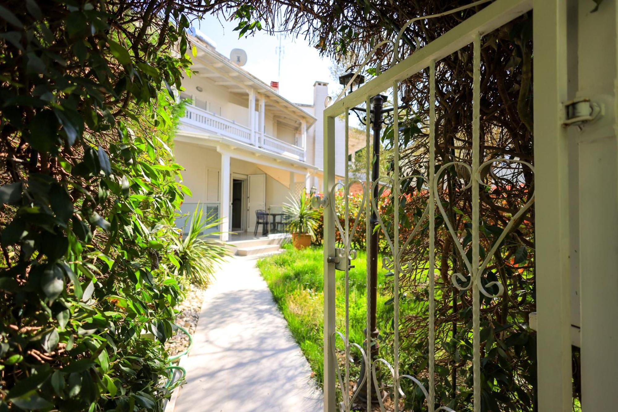 Grandstay Villa Perla Resort Драч Екстериор снимка