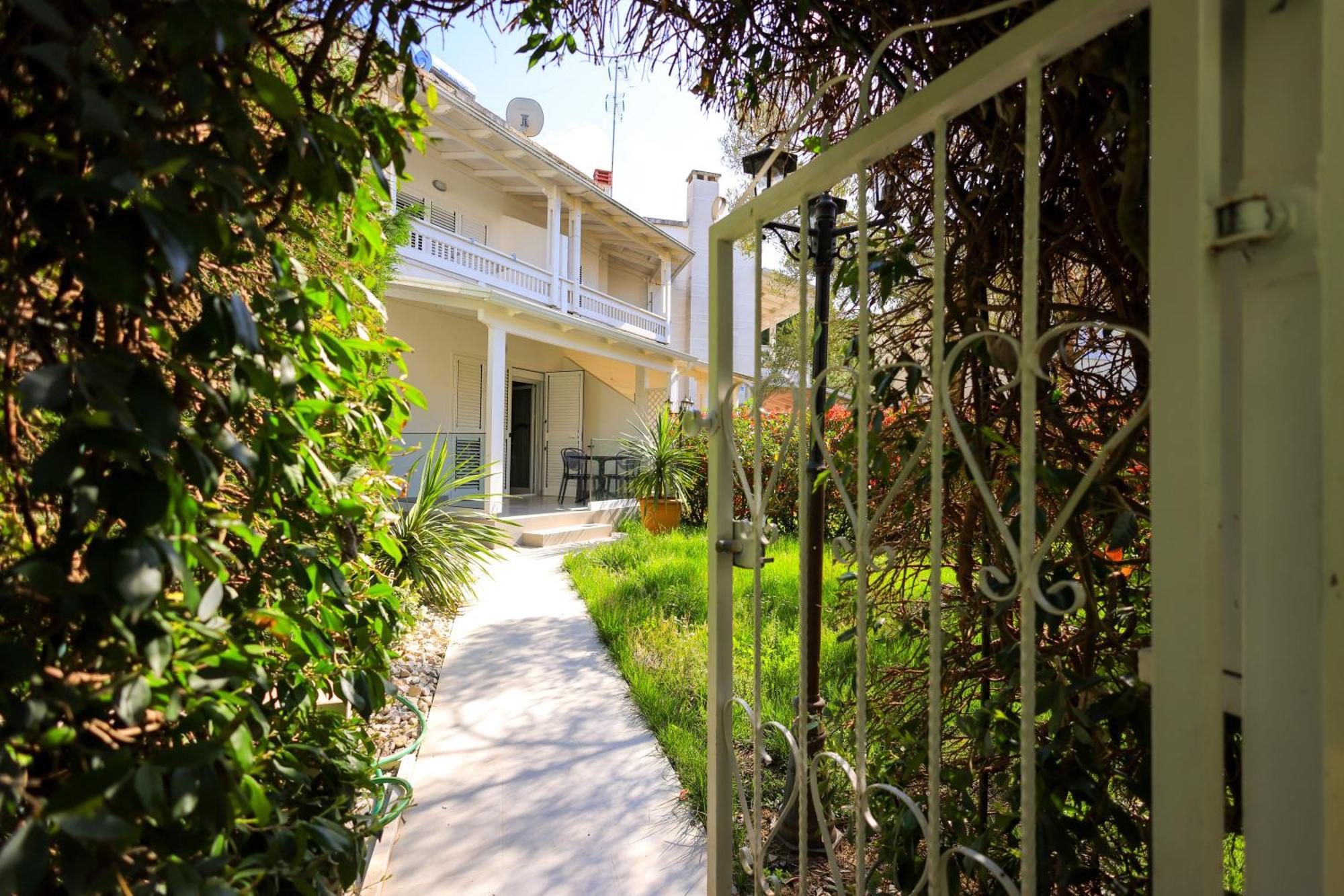Grandstay Villa Perla Resort Драч Екстериор снимка